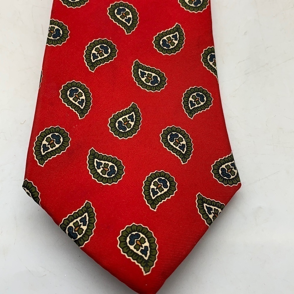 Mario Valentino Vintage 100% Italian Silk Tie Red Paisley